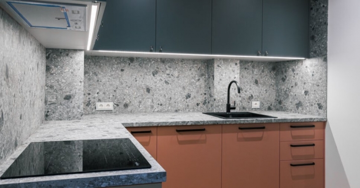 Sludinājumi. Kvalitatīvs 2-istabu dzīvoklis jaunajā projektā ar iebūvētu virtuves iekārtu.   Plašs dzīvoklis ar Cena: 165000 EUR Foto #8