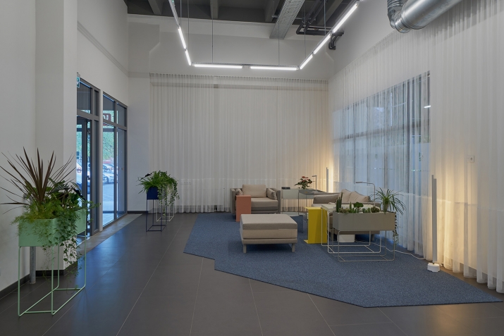 Sludinājumi. Mūsdienīgs, industriāla stila birojs ar augstiem griestiem.  Plānojums: četri izolēti kabineti, Cena: 1175 EUR/mēn Foto #3