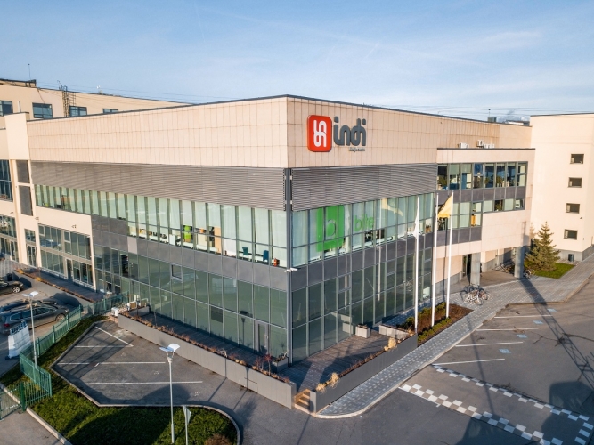 Sludinājumi. Mūsdienīgs, industriāla stila birojs ar augstiem griestiem.  Plānojums: četri izolēti kabineti, Cena: 1175 EUR/mēn Foto #1