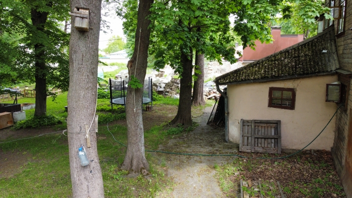 Sludinājumi. Tiek pārdots plašs zemes gabals ar piecu dzīvokļu ēku uz tā.  + Jaukta apbūve ar dzīvojamo funkciju Cena: 350000 EUR Foto #6