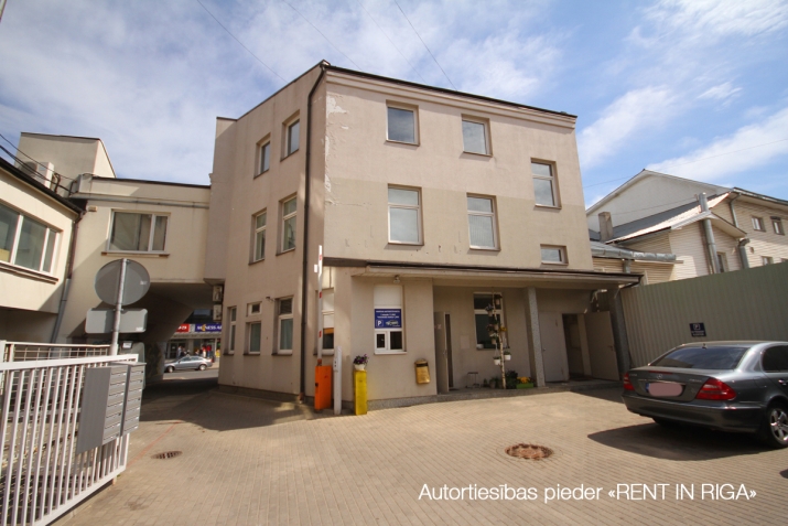 Sludinājumi. Atsevišķi stāvoša multifunkcionāla būve vienā no centra aktīvākajām vietām.  Matīsa iela 26, tieši Cena: 950000 EUR Foto #2