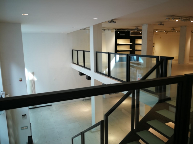 Sludinājumi. Plašas, mūsdienīga plānojuma komerctelpas, ar panorāmas vitrīnām, atrodas vienā no Cena: 1.6e+06 EUR Foto #8