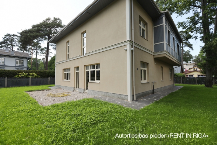 Sludinājumi. Ilgtermiņa īrei vai vasaras sezonai tiek piedāvāta jauna māja. Līdz jūrai 200 m. Māja ir pilnībā Cena: 7950 EUR/mēn Foto #4