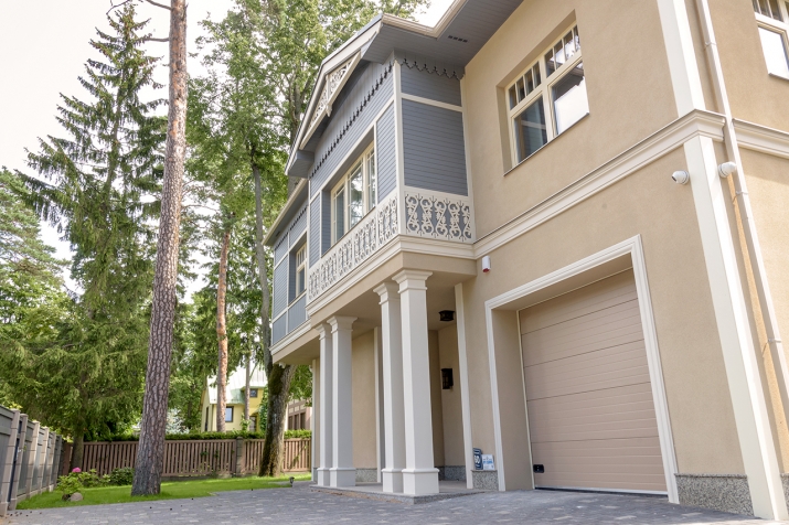 Sludinājumi. Ilgtermiņa īrei vai vasaras sezonai tiek piedāvāta jauna māja. Līdz jūrai 200 m. Māja ir pilnībā Cena: 7950 EUR/mēn Foto #2