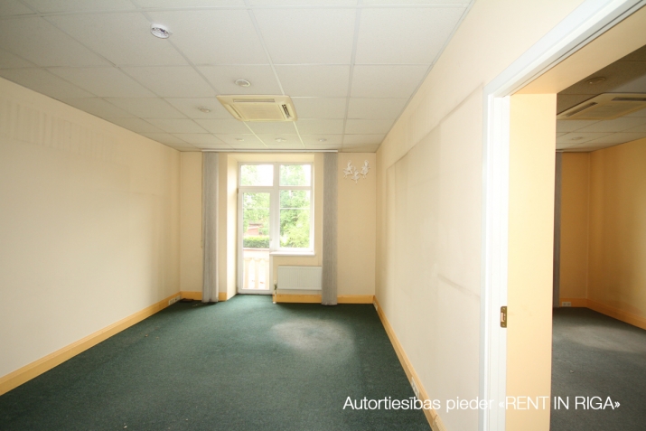 Объявление. Biroja telpas reprezentablā ēkā ar stāvvietu.  + Birojs sastāv no vairākiem dažāda izmēra Цена: 1275 EUR/мес. Foto #9