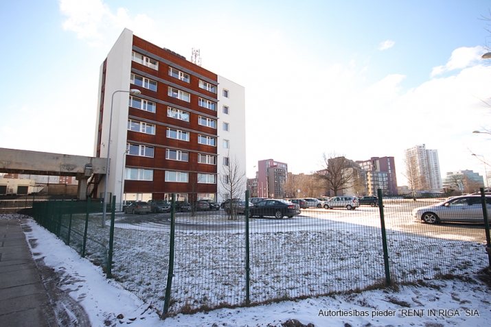 Sludinājumi. Atsevišķi stāvoša, mūsdienīga un moderna 8-stāvīga biroja ēka.  Būve 6714.8 kvm, lietderīgā, jeb Cena: 5600 EUR/mēn Foto #3