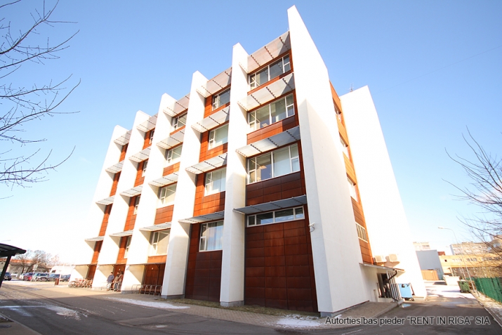 Sludinājumi. Atsevišķi stāvoša, mūsdienīga un moderna 8-stāvīga biroja ēka.  Būve 6714.8 kvm, lietderīgā, jeb Cena: 5600 EUR/mēn Foto #6