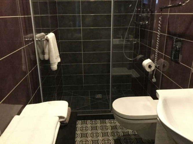 Sludinājumi. Ekskluzīvs renovēts dzīvoklis Vecrīgā. 2 vannasistabas. Pilnībā mēbelēts, ar visu nepieciešamo Cena: 1300 EUR/mēn Foto #5