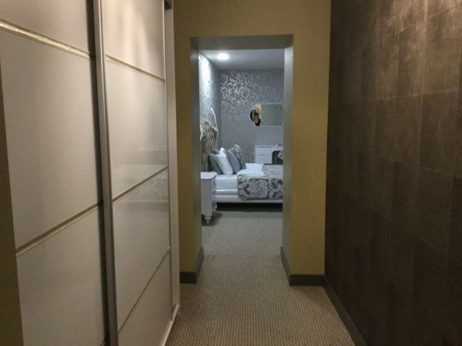 Sludinājumi. Ekskluzīvs renovēts dzīvoklis Vecrīgā. 2 vannasistabas. Pilnībā mēbelēts, ar visu nepieciešamo Cena: 1300 EUR/mēn Foto #3