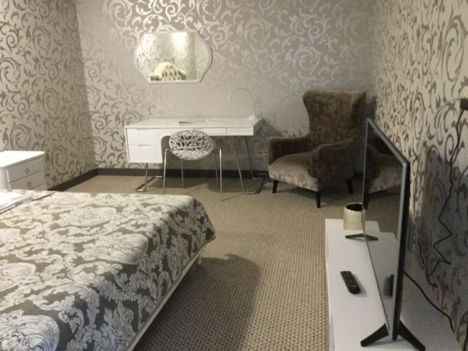 Sludinājumi. Ekskluzīvs renovēts dzīvoklis Vecrīgā. 2 vannasistabas. Pilnībā mēbelēts, ar visu nepieciešamo Cena: 1300 EUR/mēn Foto #2