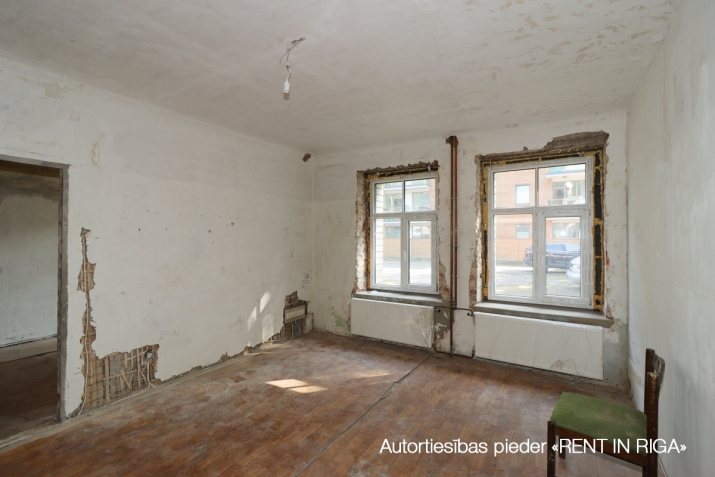 Объявление. Divas kvalitatīvas ēkas ar zemi.  Īpašuma sastāvs: 1) Zemes gabals : 1274 m2; 2) Fasādes biroju ēka Цена: 620000 EUR Foto #9