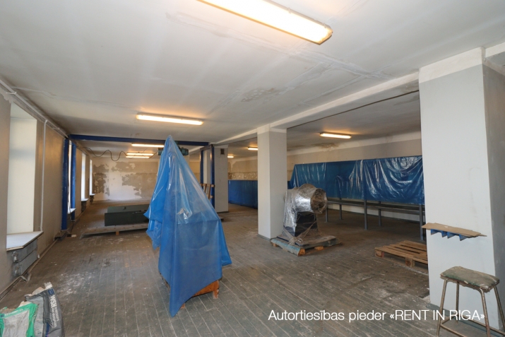 Sludinājumi. Divas kvalitatīvas ēkas ar zemi.  Īpašuma sastāvs: 1) Zemes gabals : 1274 m2; 2) Fasādes biroju ēka Cena: 620000 EUR Foto #9