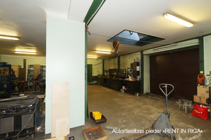 Sludinājumi. Divas kvalitatīvas ēkas ar zemi.  Īpašuma sastāvs: 1) Zemes gabals : 1274 m2; 2) Fasādes biroju ēka Cena: 620000 EUR Foto #7