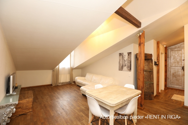 Sludinājumi. Pārdod 3-istabu dzīvokli Berga Bazāra rajonā.   + 2 izolētas guļamistabas; + garderobes telpa; + Cena: 155000 EUR Foto #2