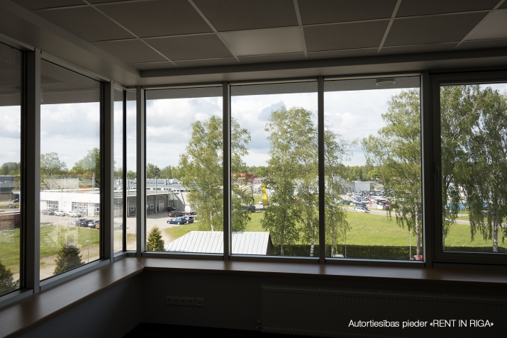 Sludinājumi. Birojs Mārupē, aiz \'WESS motors\'.  + 4. stāvs.  + platība sastāv no atvērtas telpas, diviem Cena: 2200 EUR/mēn Foto #7