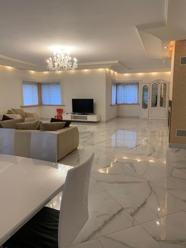 Объявление. Просторный и уютный дом в Юрмале. Два типа отопления. Теплый пол. В доме удобная планировка. Первый Цена: 650000 EUR Foto #3