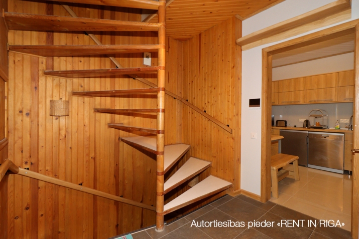 Объявление. Уютный дом с террасой и садом в Шампетерисе  Предлагаем в аренду уютный и функциональный дом в Цена: 700 EUR/мес. Foto #8