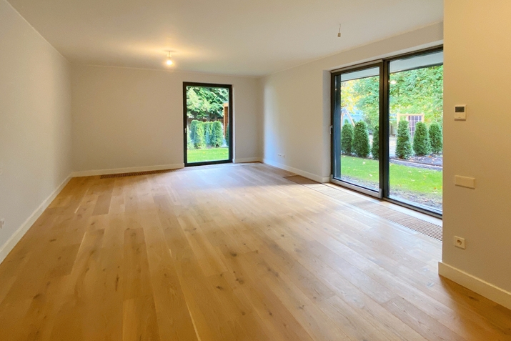 Sludinājumi. Apartamenti ar savu ārtelpu pastaigas attālumā no jūras. Dzīvojamā platība 81 m, zeme pie dzīvokļa Cena: 460000 EUR Foto #2