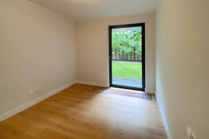 Sludinājumi. Apartamenti ar savu ārtelpu pastaigas attālumā no jūras. Dzīvojamā platība 81 m, zeme pie dzīvokļa Cena: 460000 EUR Foto #4