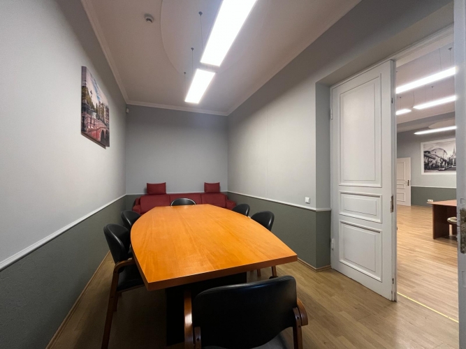 Sludinājumi. Piedāvājam īrēt plašas telpas ar dzīvoklī kopā pilsētas centrā. + platība sastāv no 2 plašiem Cena: 1150 EUR/mēn Foto #9