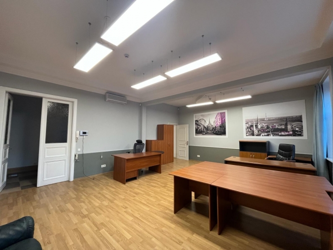 Sludinājumi. Piedāvājam īrēt plašas telpas ar dzīvoklī kopā pilsētas centrā. + platība sastāv no 2 plašiem Cena: 1150 EUR/mēn Foto #5