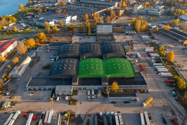 Sludinājumi. Noliktavas / ražotnes telpas ar augstiem griestiem un dabīgo apgaismojumu.  + Ērta smagā transporta Cena: 12060 EUR/mēn Foto #6