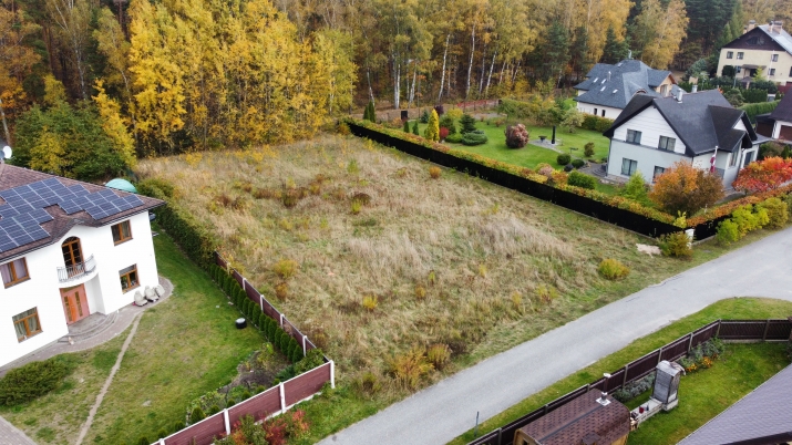 Sludinājumi. Zemes gabals skaistā priežu meža malā.  + Saules apspīdēts zemes gabals meža ielokā; + asfaltēti Cena: 122000 EUR Foto #5