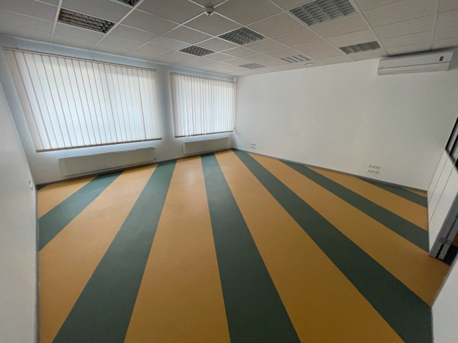 Sludinājumi. Autonoms birojs/tirdzniecības telpas pie tirdzniecības ostas Uriekstes ielā.  + Privāta ieeja no Cena: 1388 EUR/mēn Foto #4