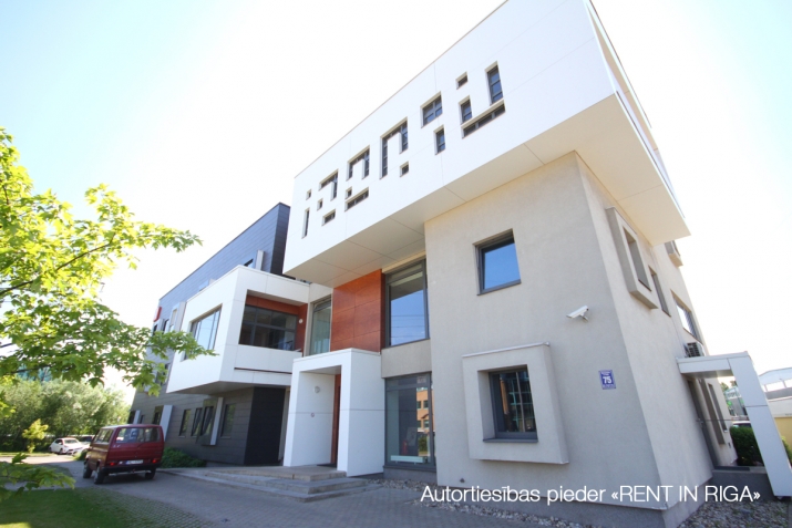 Объявление. Birojs Čiekurkalnā.  + 1. stāvs. + Atvērta telpa, divi kabineti. + Wc koplietošanas koridorī. + Цена: 342 EUR/мес. Foto #1