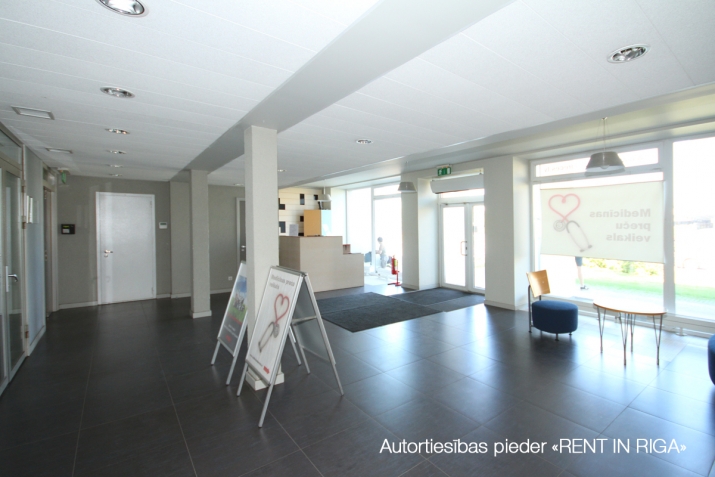 Объявление. Birojs Čiekurkalnā.  + 1. stāvs. + Atvērta telpa, divi kabineti. + Wc koplietošanas koridorī. + Цена: 342 EUR/мес. Foto #9
