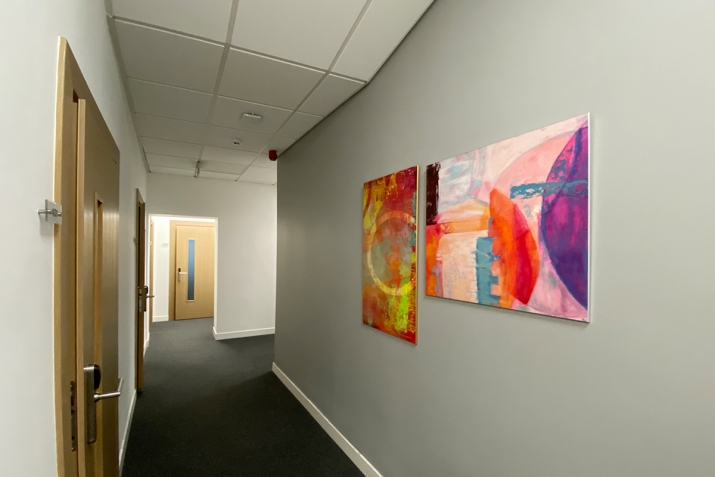 Sludinājumi. Birojs prestižā ēkā ar skatu uz Brīvības pieminekli. Mūsdienīgs birojs renovētā ēkā. Aprīkoti un Cena: 3256 EUR/mēn Foto #9