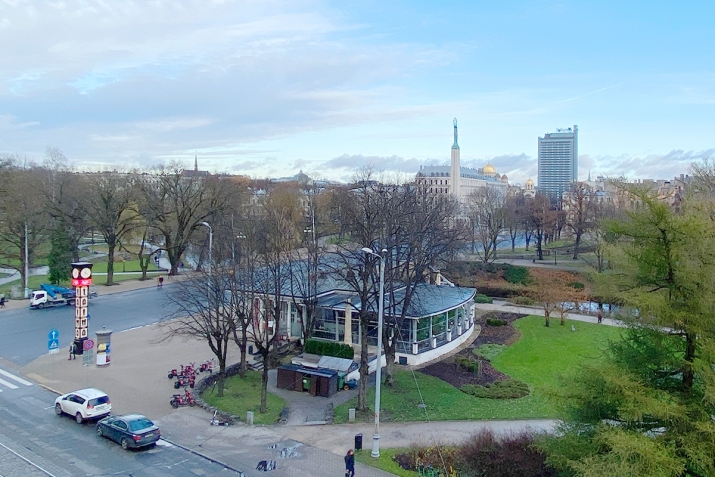 Sludinājumi. Birojs prestižā ēkā ar skatu uz Brīvības pieminekli. Mūsdienīgs birojs renovētā ēkā. Aprīkoti un Cena: 3256 EUR/mēn Foto #4