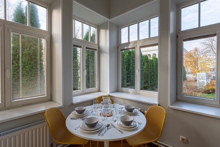 Объявление. Renovated office building with a large parking lot that can be used for various types of business.  Цена: 625000 EUR Foto #9