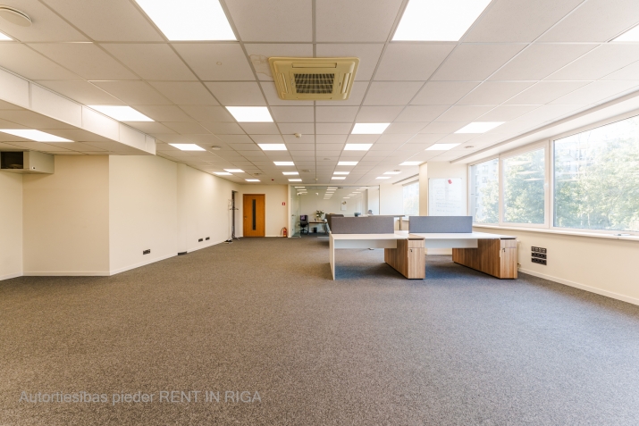 Sludinājumi. Modernas biroja telpas  Par telpām: Plašās biroja telpas ar  10-20 darba vietām, atvērtā tipa Cena: 1309 EUR/mēn Foto #4