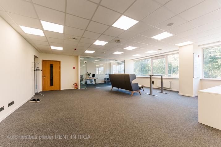 Sludinājumi. Modernas biroja telpas  Par telpām: Plašās biroja telpas ar  10-20 darba vietām, atvērtā tipa Cena: 1309 EUR/mēn Foto #5