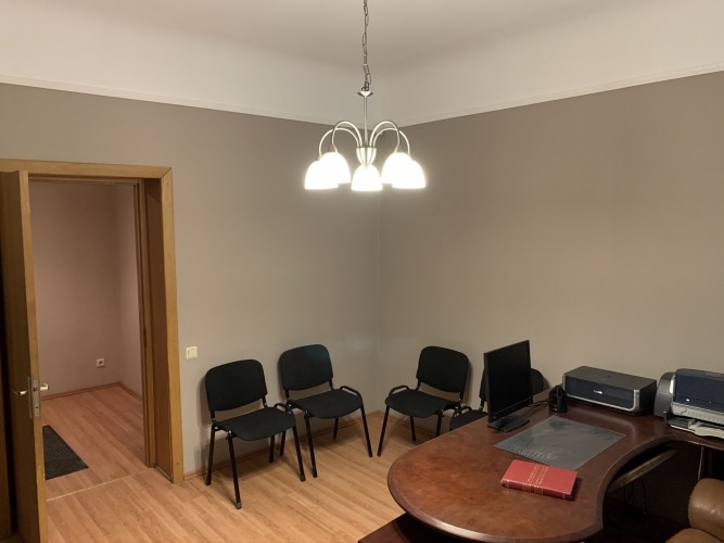 Sludinājumi. Plašs birojs Rīgas centrā. Birojs aizņem visu 2. stāvu. + Var izmantot gan dzīvošanai, gan biroja Cena: 215000 EUR Foto #1