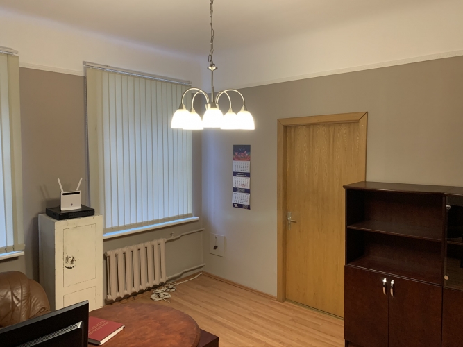 Sludinājumi. Plašs birojs Rīgas centrā. Birojs aizņem visu 2. stāvu. + Var izmantot gan dzīvošanai, gan biroja Cena: 215000 EUR Foto #5