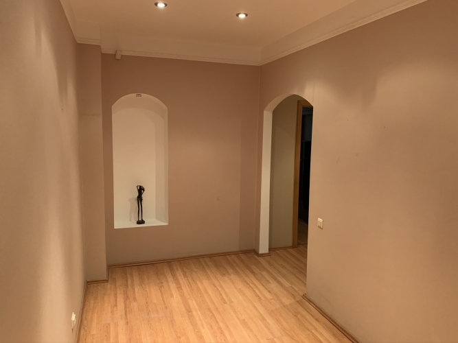 Sludinājumi. Plašs birojs Rīgas centrā. Birojs aizņem visu 2. stāvu. + Var izmantot gan dzīvošanai, gan biroja Cena: 215000 EUR Foto #7