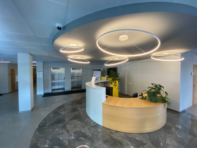 Sludinājumi. Iznomā biroja telpas Elijas ielā. Birojs atrodas ēkas 2. stāvā.  Gaišs un saulains birojs, kas Cena: 349 EUR/mēn Foto #5