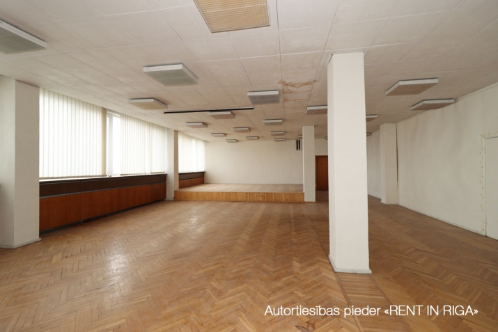 Объявление. Birojs/zāle Pļavniekos.  + 7. stāvs. + Platība sastāv no zāles un divām palīgtelpām. + Wc Цена: 1448 EUR/мес. Foto #1