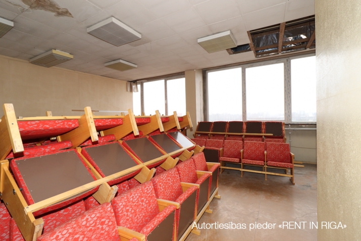 Объявление. Birojs/zāle Pļavniekos.  + 7. stāvs. + Platība sastāv no zāles un divām palīgtelpām. + Wc Цена: 1448 EUR/мес. Foto #2