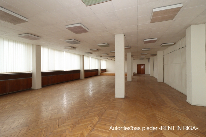 Объявление. Birojs/zāle Pļavniekos.  + 7. stāvs. + Platība sastāv no zāles un divām palīgtelpām. + Wc Цена: 1448 EUR/мес. Foto #3