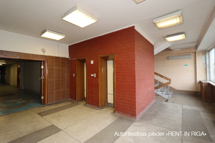 Объявление. Birojs/zāle Pļavniekos.  + 7. stāvs. + Platība sastāv no zāles un divām palīgtelpām. + Wc Цена: 1448 EUR/мес. Foto #4