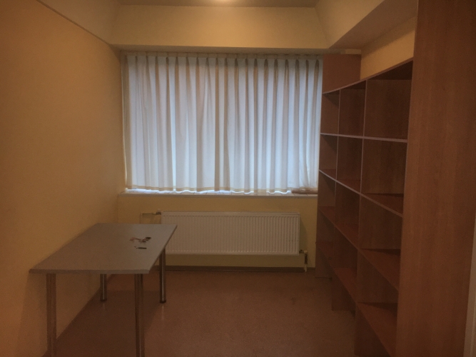 Sludinājumi. Tirzniecības telpas Ķengaragā.  + 1. stāvā. + Platība sastāv no divām lielajām telpām, 3 Cena: 1300 EUR/mēn Foto #6