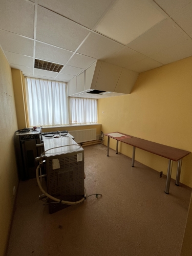 Sludinājumi. Tirzniecības telpas Ķengaragā.  + 1. stāvā. + Platība sastāv no divām lielajām telpām, 3 Cena: 1300 EUR/mēn Foto #5