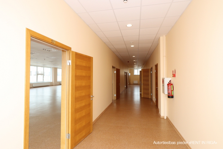 Объявление. Новый проект в соседней Пардаугаве.  Сдается офисное помещение на третьем этаже здания. Помещение Цена: 1395 EUR/мес. Foto #6