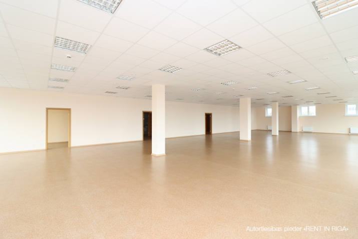 Объявление. Новый проект в соседней Пардаугаве.  Сдается офисное помещение на третьем этаже здания. Помещение Цена: 1395 EUR/мес. Foto #3