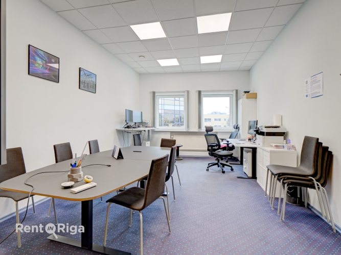 Объявление. Офисные помещения в Плявниеках, на территории офисно-складского комплекса, на 2-м этаже. Цена: 240 EUR/мес. Foto #1