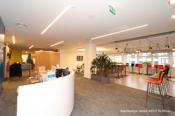 Sludinājumi. Uzņēmuma TET biroju ēkā tiek iznomāts viss Pērses ielas puses korpuss.   + Ofiss ir nesen kā Cena: 7470 EUR/mēn Foto #6