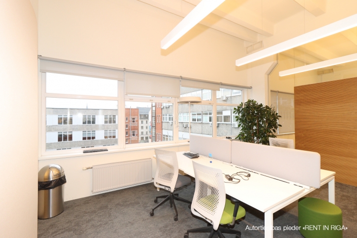 Sludinājumi. Uzņēmuma TET biroju ēkā tiek iznomāts viss Pērses ielas puses korpuss.   + Ofiss ir nesen kā Cena: 14940 EUR/mēn Foto #4